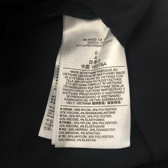 GAP | Fit and Flare Pleated Dress 3/4 Sleeve | XS - Picture 7 of 7